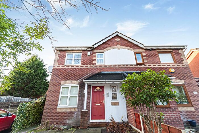 3 Bedroom Property To Rent In Brindle Heath Road, Salford, M6