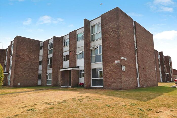 2 Bedroom Flat For Sale In Colin Way, Cardiff, CF5