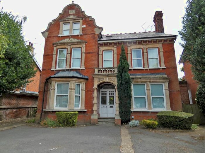 2 Bedroom Property To Rent In Pelham Road, Northfleet, Gravesend, DA11