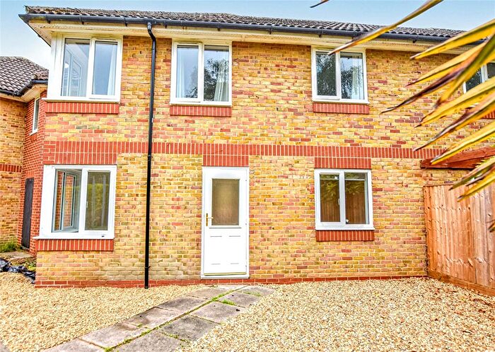 1 Bedroom Apartment To Rent In Challenor Close, Abingdon, Oxfordshire, OX14