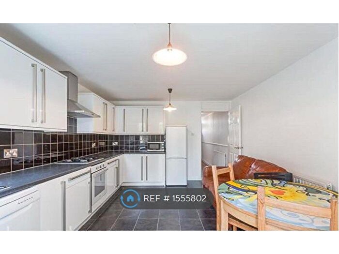 4 Bedroom End Of Terrace House To Rent In Brough Close, London, SW8