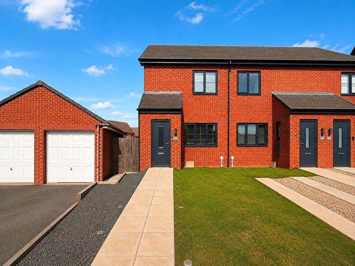 2 Bedroom End Of Terrace House For Sale In Bayfield, Newcastle Upon Tyne, NE27