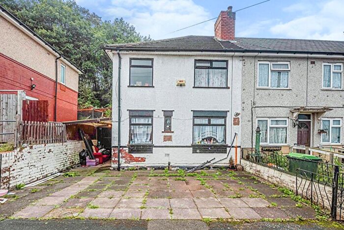 3 Bedroom Semi-Detached House For Sale In Dingle Avenue, Cradley Heath, B64