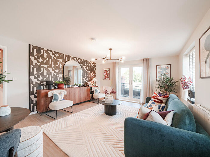 2 Bedroom Flat For Sale In Valley Park, Didcot, Oxfordshire, OX11