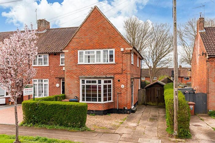 3 Bedroom Semi Detached House For Sale In Newfields, Welwyn Garden City, AL8