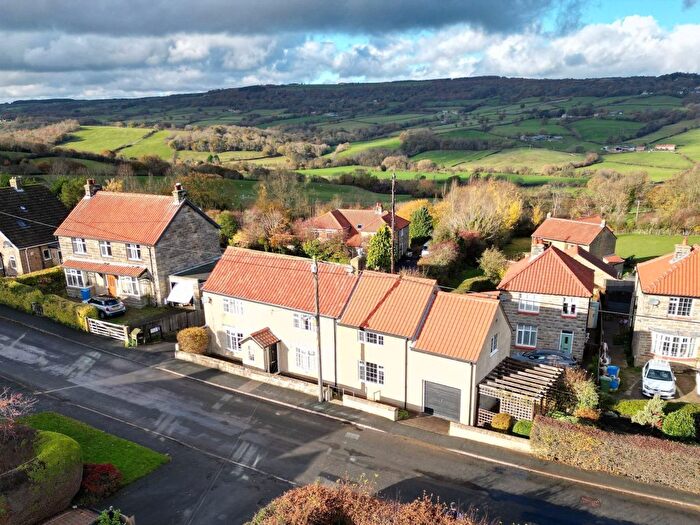 4 Bedroom Cottage For Sale In Eskdaleside, Sleights, YO22