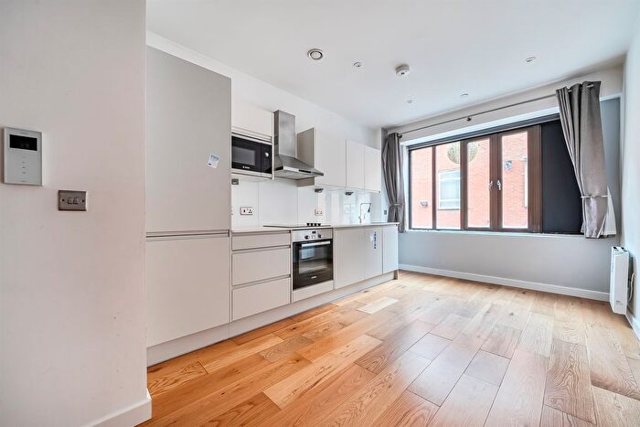 1 Bedroom Flat For Sale In High Street, Maidenhead, SL6