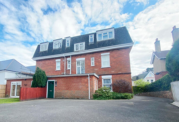 2 Bedroom Flat To Rent In Churchill Lodge, Alumdale Road, Bournemouth, Dorset, BH4
