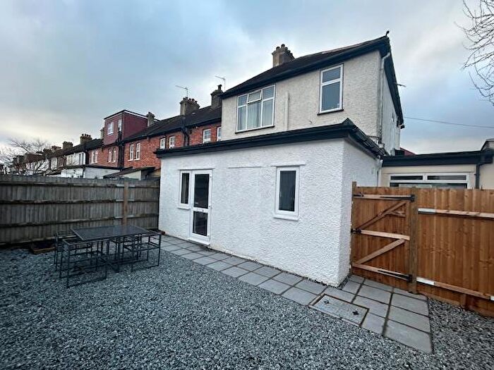 1 Bedroom Flat For Sale In Meadvale Road, Croydon, CR0