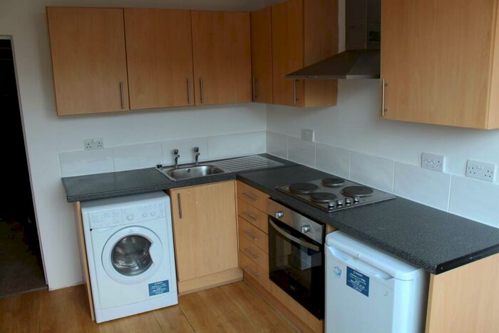 1 Bedroom Maisonette To Rent In B, London Road, Portsmouth, PO2