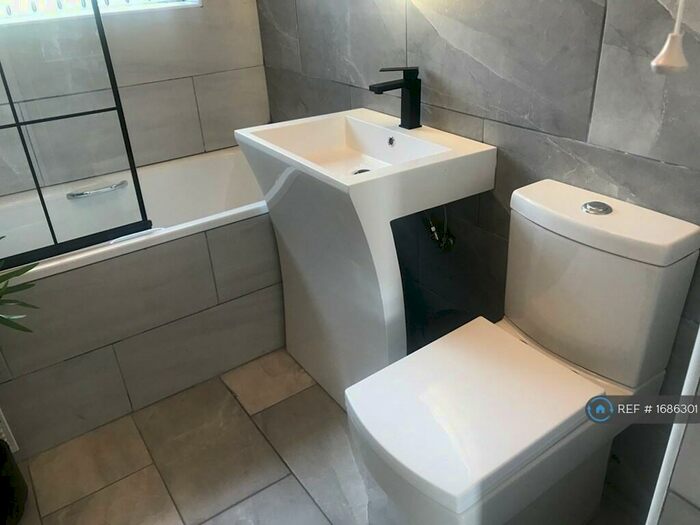 3 Bedroom Semi-Detached House To Rent In College Rd, Birmingham, B73