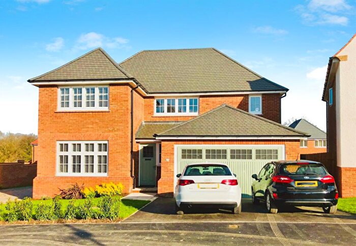 4 Bedroom Detached House For Sale In Pilling Way, Scissett, Huddersfield, HD8