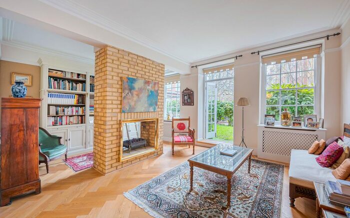 3 Bedroom Flat To Rent In Coleherne Court, Old Brompton Road, London, SW5