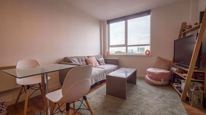 1 Bedroom Apartment To Rent In Skerton Road, Grove House, M16