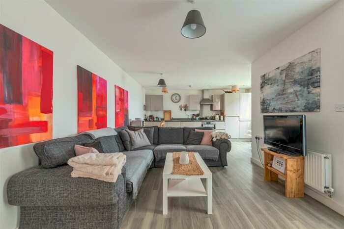 1 Bedroom Apartment To Rent In Marine Crescent, Ilford, IG6