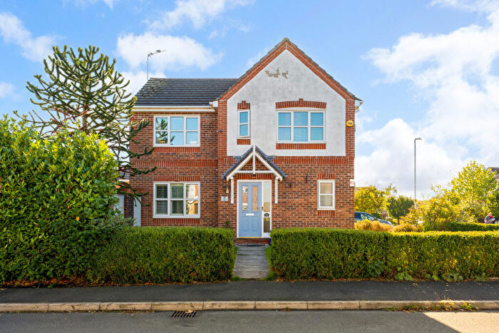 3 Bedroom Detached House For Sale In Cairnwell Road, Chadderton, Oldham, Lancashire, OL9