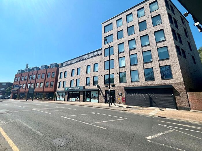 1 Bedroom Flat To Rent In Marsh Road, Pinner, HA5