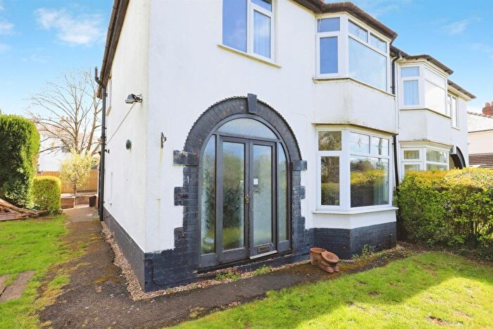 3 Bedroom Semi Detached House For Sale In Hoo Road, Kidderminster, DY10