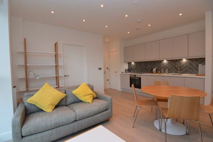 1 Bedroom Flat To Rent In Carey Road, Wokingham, RG40