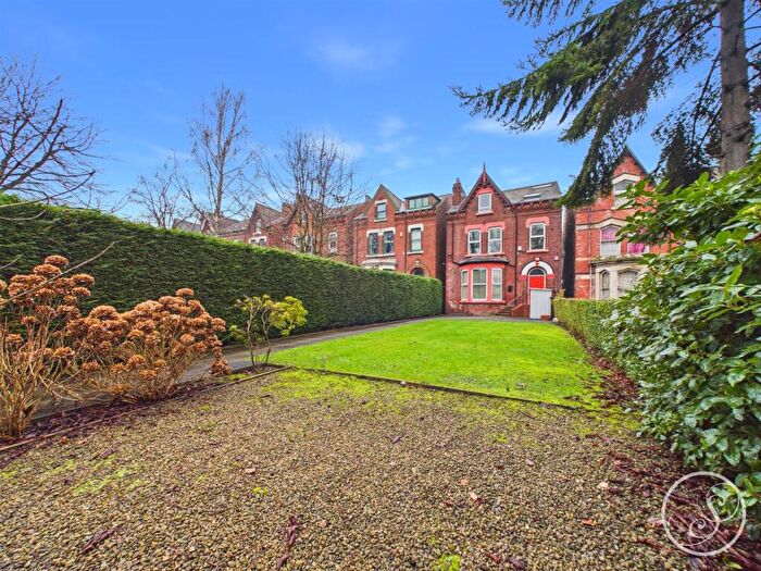 6 Bedroom Detached House For Sale In Sholebroke Avenue, Leeds, LS7