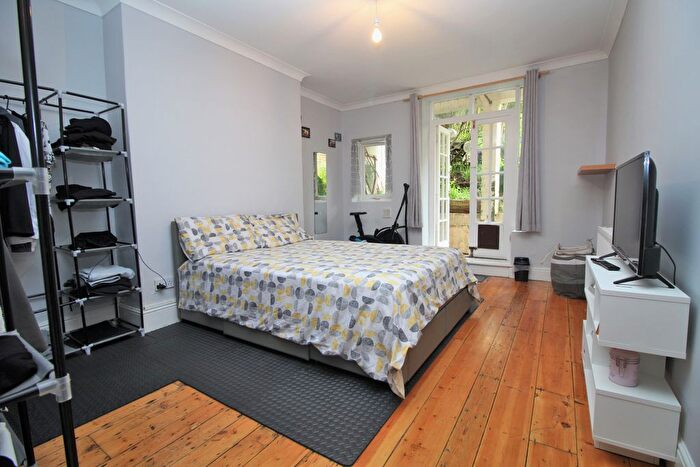 2 Bedroom Flat For Sale In Tisbury Road, Hove, BN3