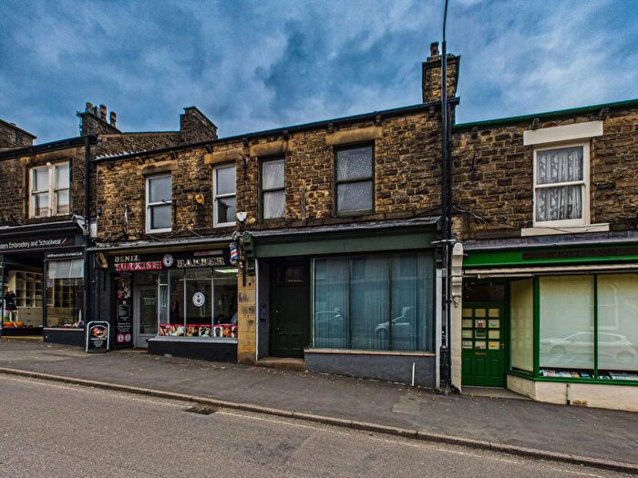 3 Bedroom Property For Sale In Union Road, New Mills, SK22