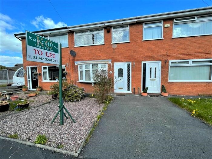 3 Bedroom Town House To Rent In Tegaron Grove, Hindley Green, WN2