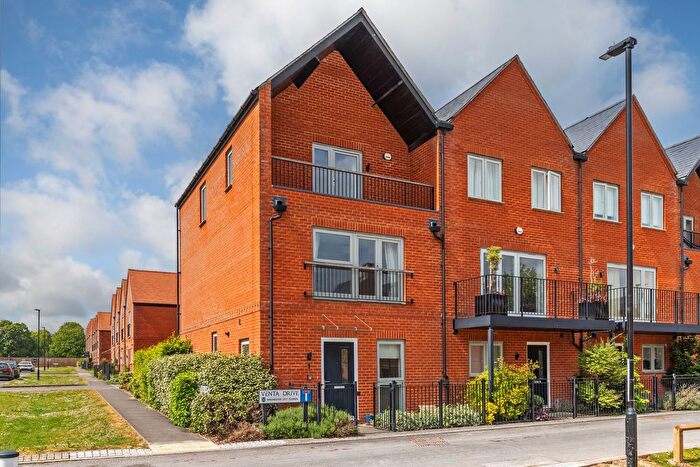 3 Bedroom End Terrace House To Rent In Venta Drive, Winchester, SO22