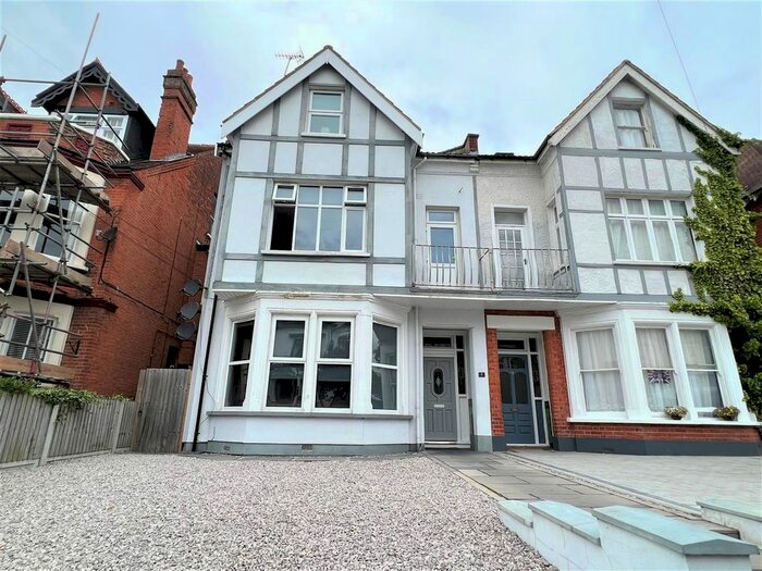 1 Bedroom Flat To Rent In Cobham Road, Westcliff-On-Sea, SS0