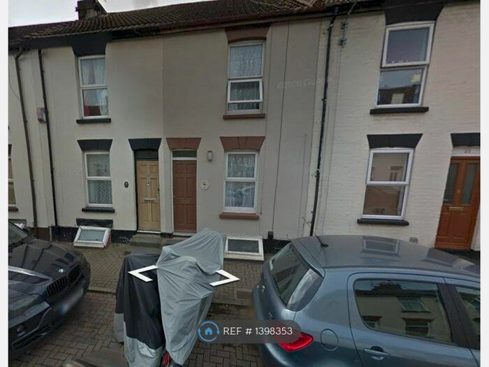 2 Bedroom Terraced House To Rent In Randolph Road, Gillingham, ME7
