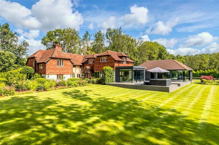 4 Bedroom Property For Sale In The Green, Dunsfold, Godalming, Surrey, GU8