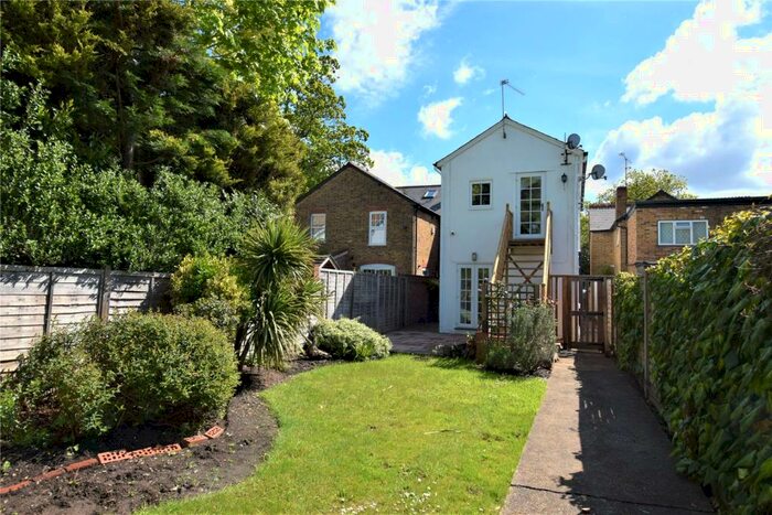 1 Bedroom Apartment To Rent In Lower Syncona, Parsonage Lane, Farnham Common, Bucks, SL2