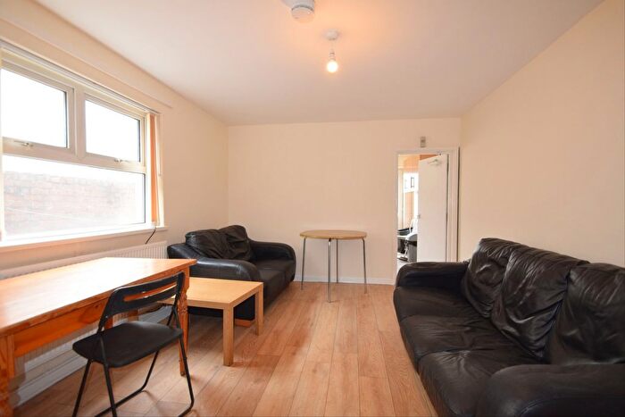 6 Bedroom Terraced House To Rent In Miskin Street, Cathays, CF24