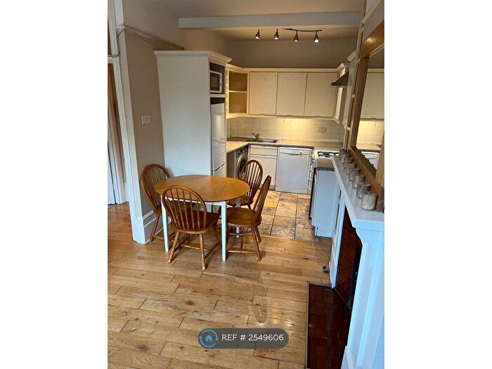 2 Bedroom Flat To Rent In Crouch Hill, London, N4