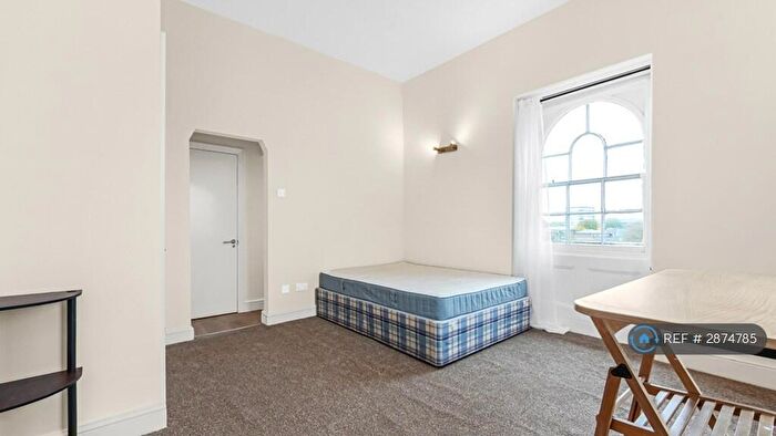 Studio To Rent In North Road, London, N7