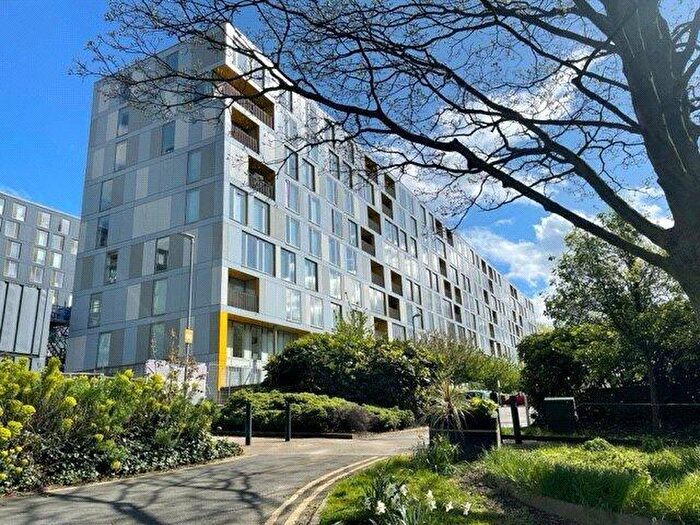 2 Bedroom Apartment For Sale In Saxton, The Avenue, Leeds, LS9