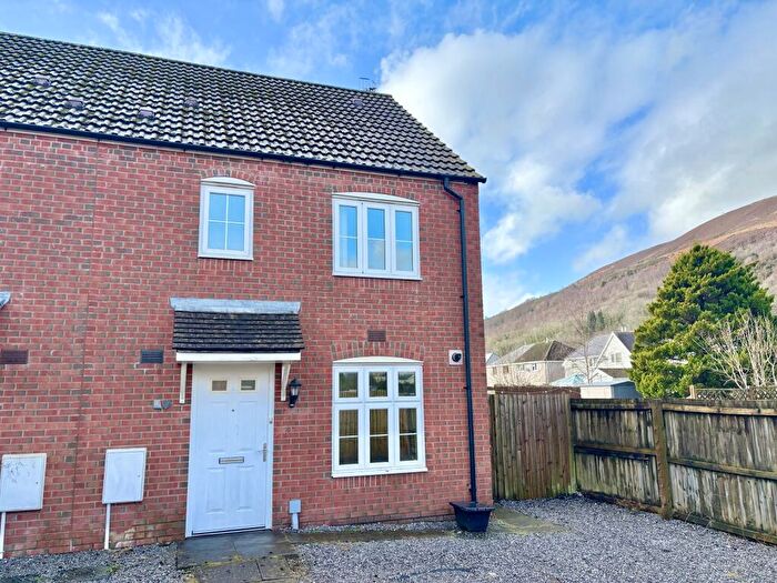 3 Bedroom Semi-Detached House For Sale In Ffordd Y Glowyr, Godrergraig, Swansea., SA9