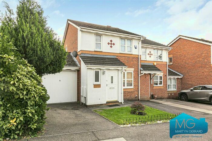 3 Bedroom End Of Terrace House To Rent In Longfield Avenue, Mill Hill, London, NW7