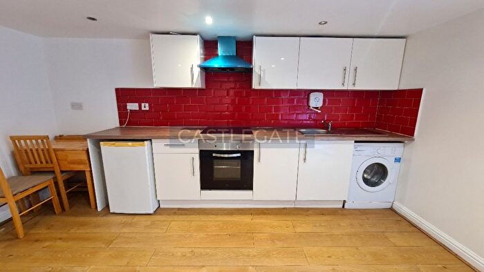 1 Bedroom Studio To Rent In Church Street, Crosland Moor, Huddersfield, West Yorkshire, HD4