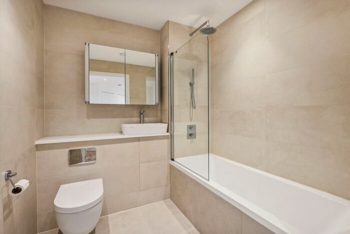 1 Bedroom Flat To Rent In Twickenham Gateway, London Road, Twickenham, TW1