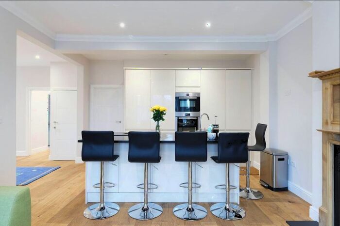 6 Bedroom Semi-Detached House To Rent In Westcombe Park Road, Blackheath, SE3