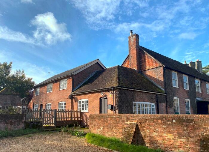 4 Bedroom Semi-Detached House To Rent In Ridge Lane, Romsey, Hampshire, SO51