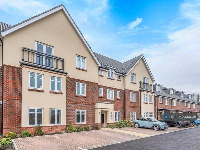 2 Bedroom Flat To Rent In Louden Square, Earley, Reading, RG6