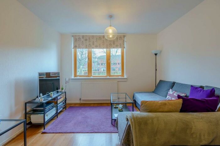 1 Bedroom Flat To Rent In Stoneycroft Close London, SE12
