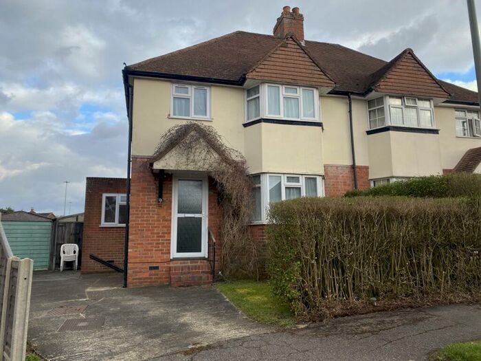 4 Bedroom House To Rent In Ashenden Road, Onslow, GU2