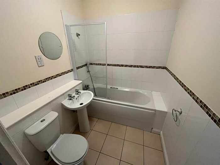 1 Bedroom Flat For Sale In Milliners Place, Matthew Street, Dunstable, LU6