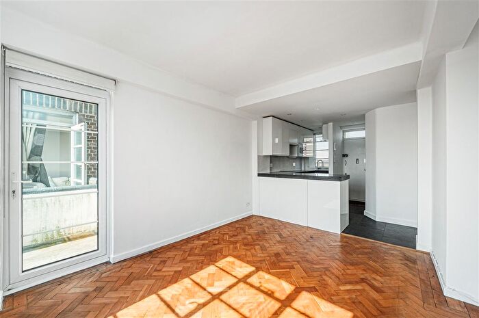 1 Bedroom Flat To Rent In Shepherds Bush Road, London, W6