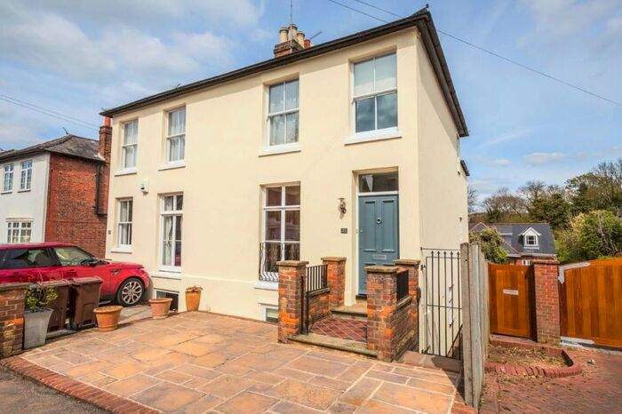 3 Bedroom Semi-Detached House To Rent In Prospect Road, St.Albans AL1