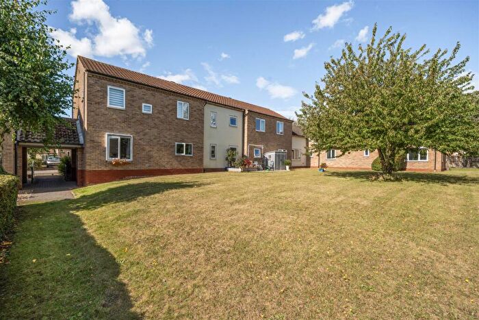 2 Bedroom Retirement Property For Sale In Hawthorns, Frinton-On-Sea, CO13