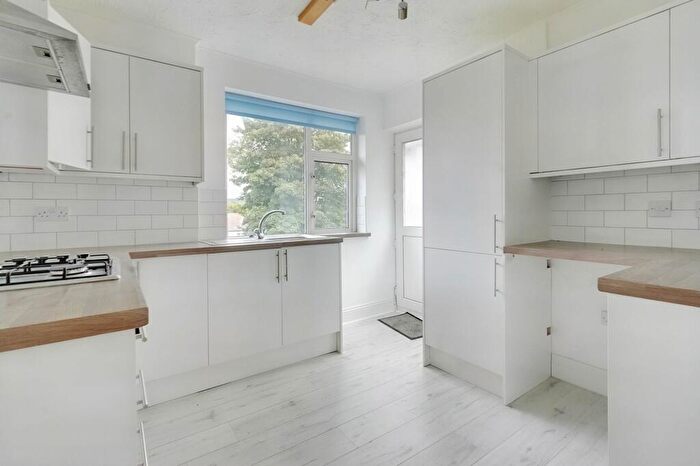 2 Bedroom Flat To Rent In Byron Road, Penenden Heath, ME14